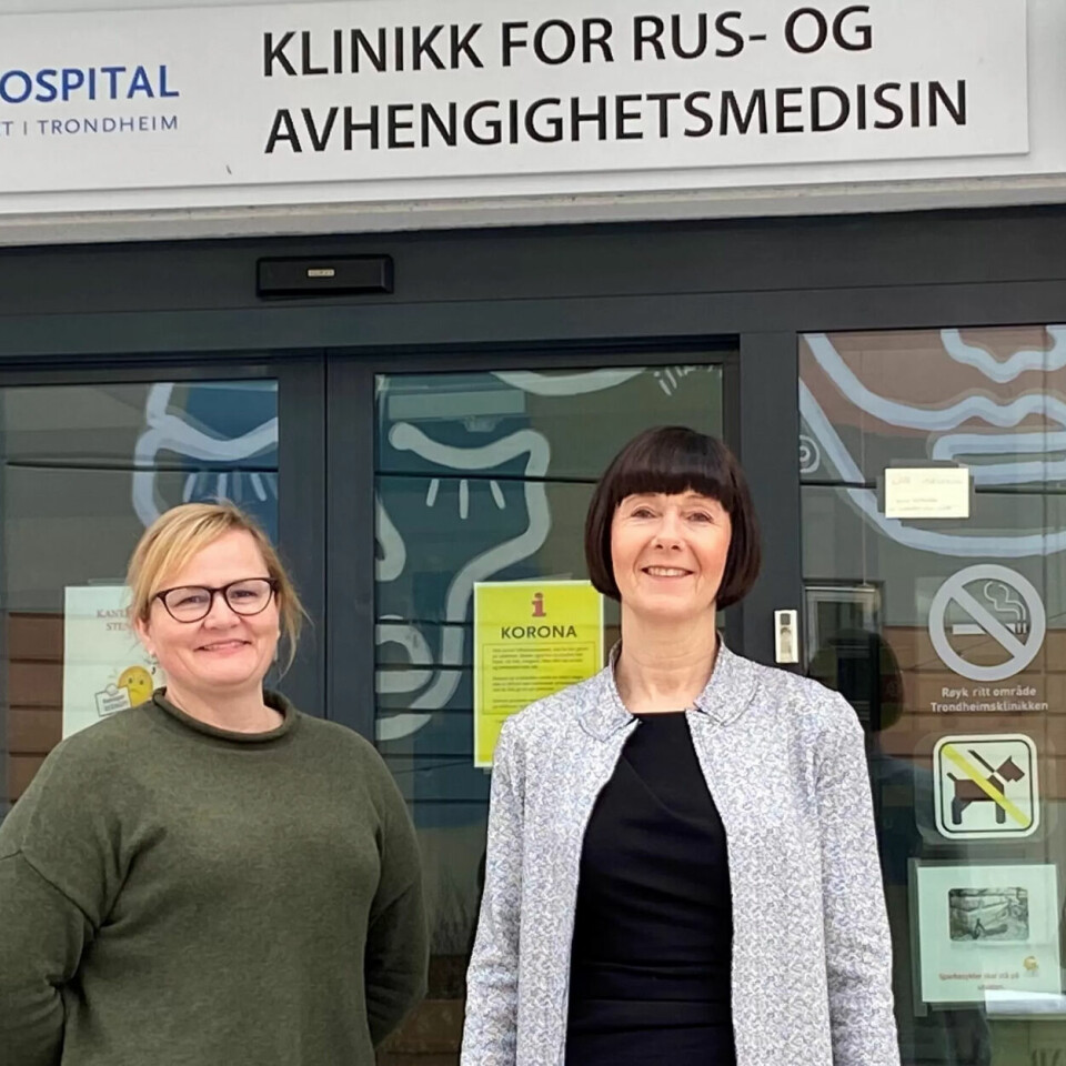 – Vi er bekymret for at det har etablert seg en praksis med overdiagnostisering, slik at institusjonen kan fakturere helseforetakene for høyeste døgnsats, sier klinikksjef Kristin Holum Smedsrud (t.h.). T.v.: Vibeke Alstadvald. – Vi er bekymret for at det har etablert seg en praksis med overdiagnostisering, slik at institusjonen kan fakturere helseforetakene for høyeste døgnsats, sier klinikksjef Kristin Holum Smedsrud (t.h.). T.v.: Vibeke Alstadvald.