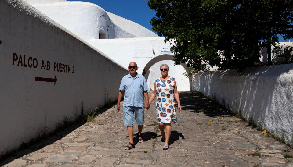 70 hytter og leiligheter eies av Fagforbundet Post og finans. Disse kan leies av medlemmene. Ove og Unni Helgesen leier leilighet i Estepona i Spania, og synes det er en stor medlemsfordel. 70 hytter og leiligheter eies av Fagforbundet Post og finans. Disse kan leies av medlemmene. Ove og Unni Helgesen leier leilighet i Estepona i Spania, og synes det er en stor medlemsfordel.