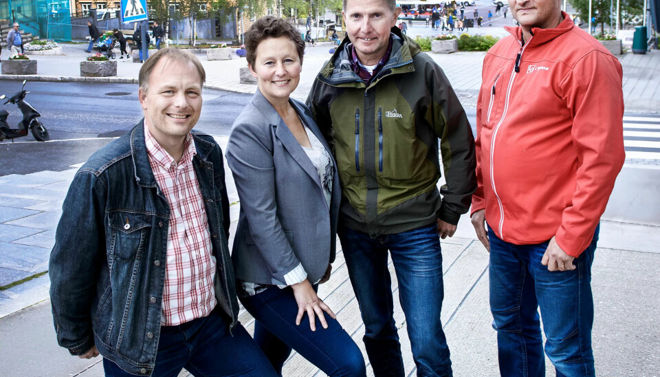 SAMARBEID. Partiene på venstresiden og fagbevegelsen har formalisert samarbeidet dem imellom i forkant av kommunevalget. (f.v) Pål Julius Skogholt (SV), Kristin Røymo (Ap), Jens Ingvald Olsen (Rødt) og Ronny Johnsen (LO Tromsø). SAMARBEID. Partiene på venstresiden og fagbevegelsen har formalisert samarbeidet dem imellom i forkant av kommunevalget. (f.v) Pål Julius Skogholt (SV), Kristin Røymo (Ap), Jens Ingvald Olsen (Rødt) og Ronny Johnsen (LO Tromsø).