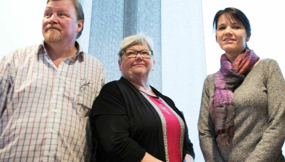 Fra venstre: forhandlingsleder for LO Stat i Spekter, Eivind Gran, LO Stats leder Tone Rønoldtangen og Spekter-leder Anne-Kari Bratten Fra venstre: forhandlingsleder for LO Stat i Spekter, Eivind Gran, LO Stats leder Tone Rønoldtangen og Spekter-leder Anne-Kari Bratten