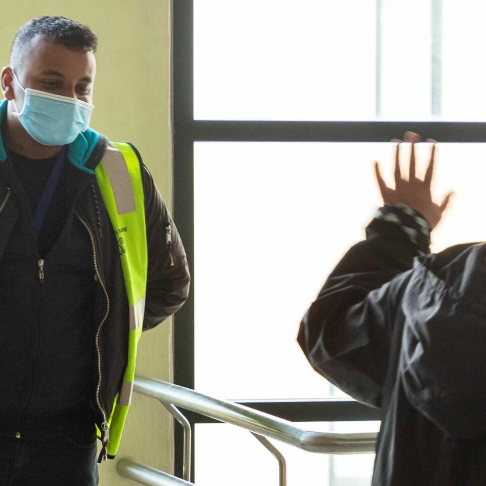 FERDIG: Siste stikk er tatt og Liban Ibrahim ønsker henne en trygg tur hjem. FERDIG: Siste stikk er tatt og Liban Ibrahim ønsker henne en trygg tur hjem.