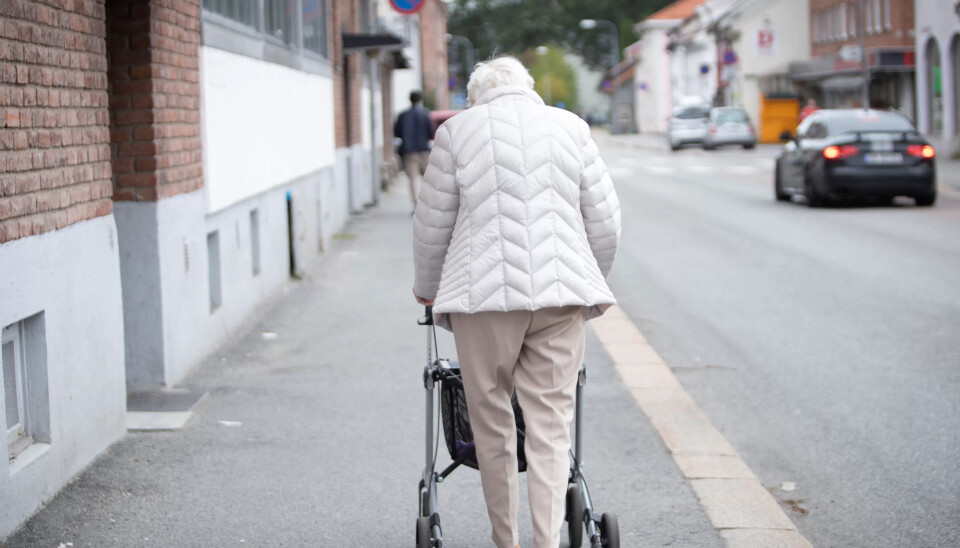 Siden 2010 har norske arbeidstakere hatt rett på inntil 10 dager ubetalt permisjon i året for å gi nødvendig omsorg til foreldre. (Illustrasjonsfoto) Siden 2010 har norske arbeidstakere hatt rett på inntil 10 dager ubetalt permisjon i året for å gi nødvendig omsorg til foreldre. (Illustrasjonsfoto)