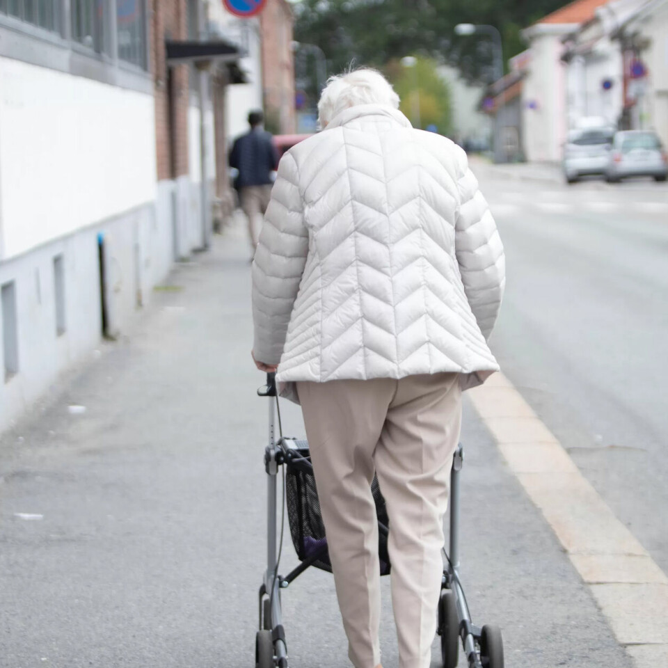 Siden 2010 har norske arbeidstakere hatt rett på inntil 10 dager ubetalt permisjon i året for å gi nødvendig omsorg til foreldre. (Illustrasjonsfoto) Siden 2010 har norske arbeidstakere hatt rett på inntil 10 dager ubetalt permisjon i året for å gi nødvendig omsorg til foreldre. (Illustrasjonsfoto)