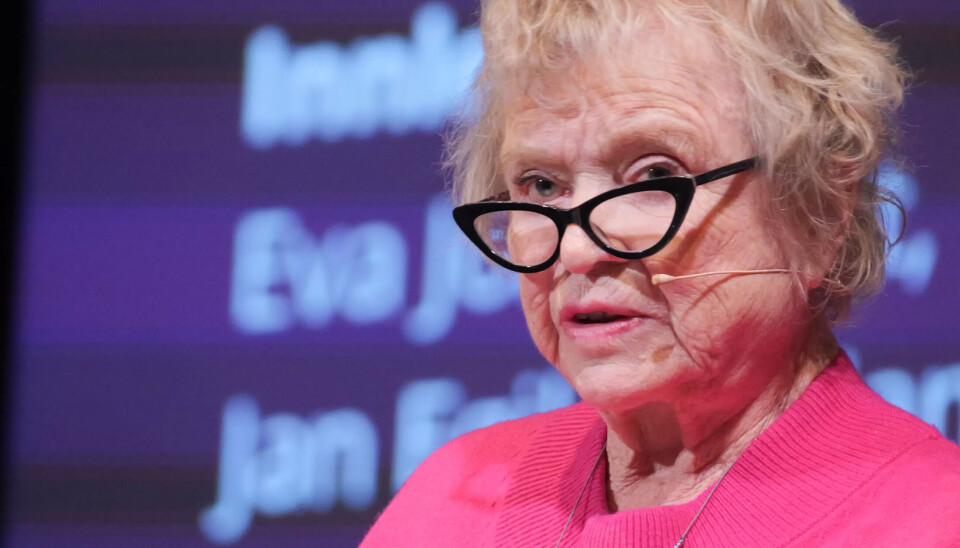 KORRUPSJONSJEGER: Eva Joly har skrive boka 'Det blåøyde riket - norske tillitspatologier' saman med Nina Witoszek. Nyleg var ho i Oslo og på Fagforbundet og NTL sin Svart økonomikonfernse som foredragshaldar. KORRUPSJONSJEGER: Eva Joly har skrive boka 'Det blåøyde riket - norske tillitspatologier' saman med Nina Witoszek. Nyleg var ho i Oslo og på Fagforbundet og NTL sin Svart økonomikonfernse som foredragshaldar.