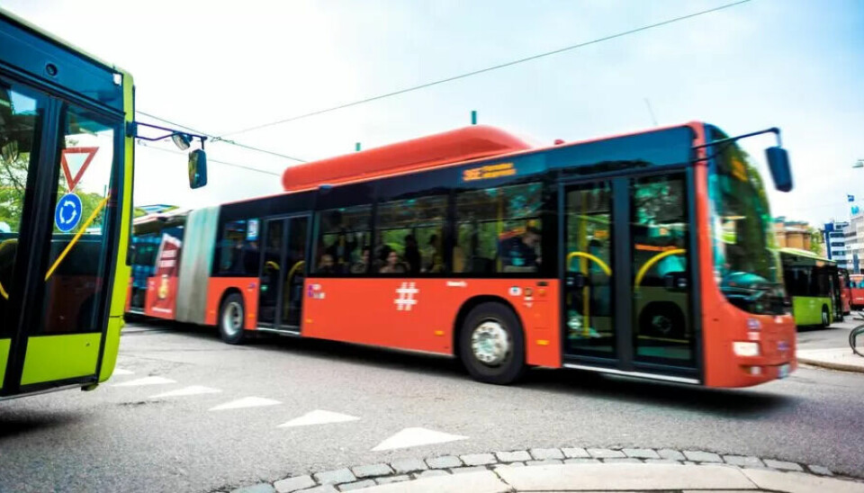 Fylkeskommunene få 1,5 milliarder kroner for tapte billettinntekter fra kollektivtrafikken. Fylkeskommunene få 1,5 milliarder kroner for tapte billettinntekter fra kollektivtrafikken.