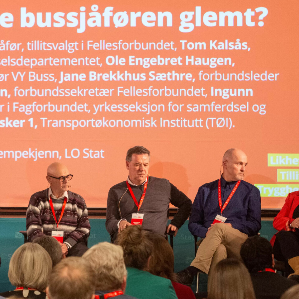 Tom Kalsås (f.v.), Rune Elvik, Ole Engebret Haugen, Dag Einar Sivertsen, Jane B. Sæthre og Ingunn Reistad Jacobsen, leder av Fagforbundets seksjon for samferdsel og teknisk debaterte bussikkerhet på LO Stats kartellkonferanse på Gol. Tom Kalsås (f.v.), Rune Elvik, Ole Engebret Haugen, Dag Einar Sivertsen, Jane B. Sæthre og Ingunn Reistad Jacobsen, leder av Fagforbundets seksjon for samferdsel og teknisk debaterte bussikkerhet på LO Stats kartellkonferanse på Gol.