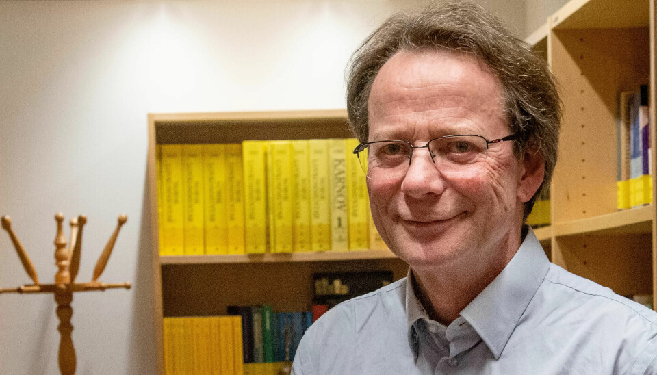 Hans Christian Monsen, advokat i Fagforbundet, hevder at KS handlet tariffstridig da de instruerte kommunene i å fjerne kontoransattes betalte spisepause. Hans Christian Monsen, advokat i Fagforbundet, hevder at KS handlet tariffstridig da de instruerte kommunene i å fjerne kontoransattes betalte spisepause.