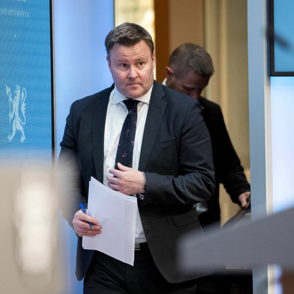 LITT BEKYMRET: Vi er på vei inn i en fjerde smittebølge i Europa, men den blir antakelig mindre alvorlig enn de tidligere, tror assisterende helsedirektør Espen Rostrup Nakstad. LITT BEKYMRET: Vi er på vei inn i en fjerde smittebølge i Europa, men den blir antakelig mindre alvorlig enn de tidligere, tror assisterende helsedirektør Espen Rostrup Nakstad.