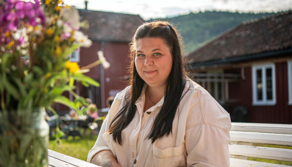 Mariann har vært pasient ved Vitalis Kragerø i åtte måneder, men om en måned er det slutt. Da blir institusjonen stengt fordi Helse sør-øst ikke lenger vil betale for pasienter som får behandling der. Mariann har vært pasient ved Vitalis Kragerø i åtte måneder, men om en måned er det slutt. Da blir institusjonen stengt fordi Helse sør-øst ikke lenger vil betale for pasienter som får behandling der.