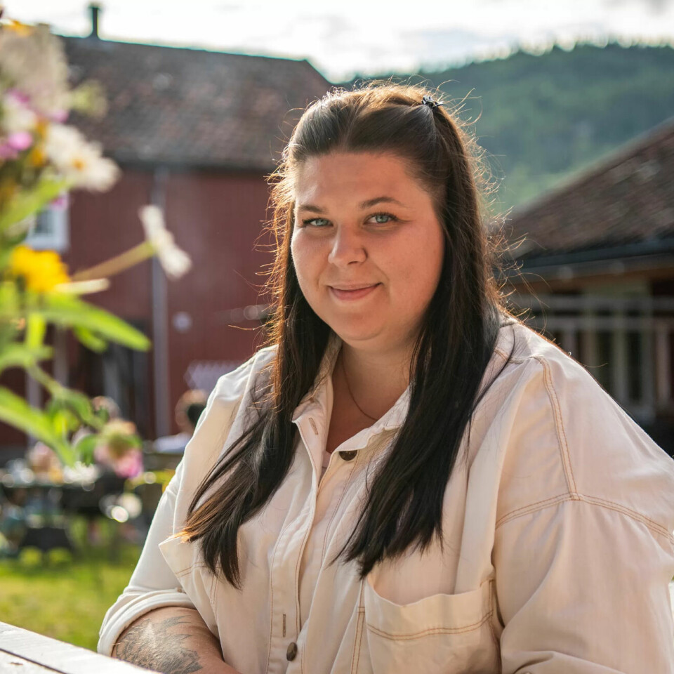 Mariann har vært pasient ved Vitalis Kragerø i åtte måneder, men om en måned er det slutt. Da blir institusjonen stengt fordi Helse sør-øst ikke lenger vil betale for pasienter som får behandling der. Mariann har vært pasient ved Vitalis Kragerø i åtte måneder, men om en måned er det slutt. Da blir institusjonen stengt fordi Helse sør-øst ikke lenger vil betale for pasienter som får behandling der.
