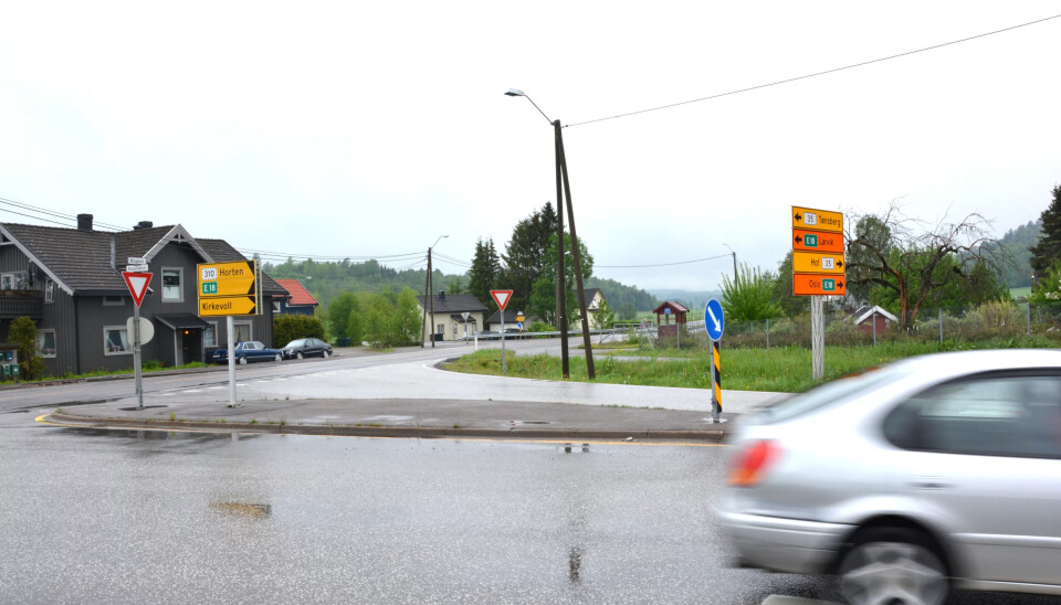 HVILKEN VEI?: Horten, Tønsberg eller Holmestrand? Det er alternativene innbyggerne i Re har å forholde seg til. HVILKEN VEI?: Horten, Tønsberg eller Holmestrand? Det er alternativene innbyggerne i Re har å forholde seg til.