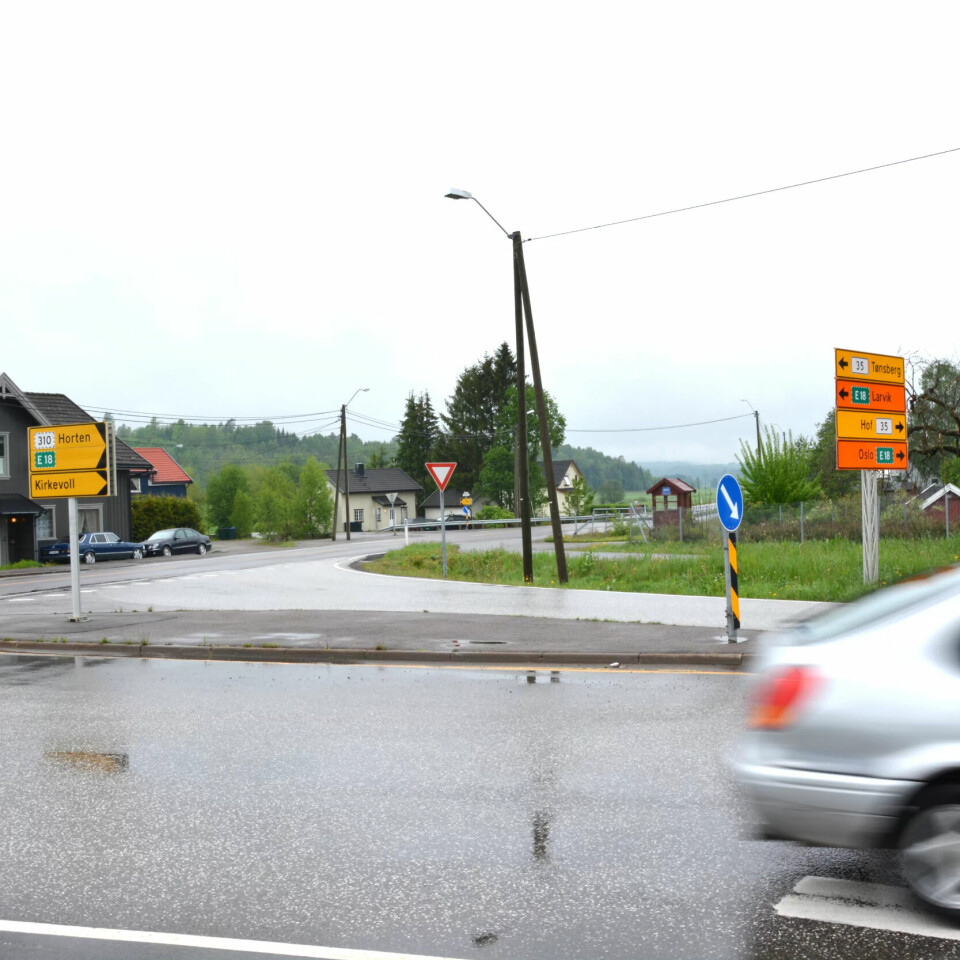 HVILKEN VEI?: Horten, Tønsberg eller Holmestrand? Det er alternativene innbyggerne i Re har å forholde seg til. HVILKEN VEI?: Horten, Tønsberg eller Holmestrand? Det er alternativene innbyggerne i Re har å forholde seg til.