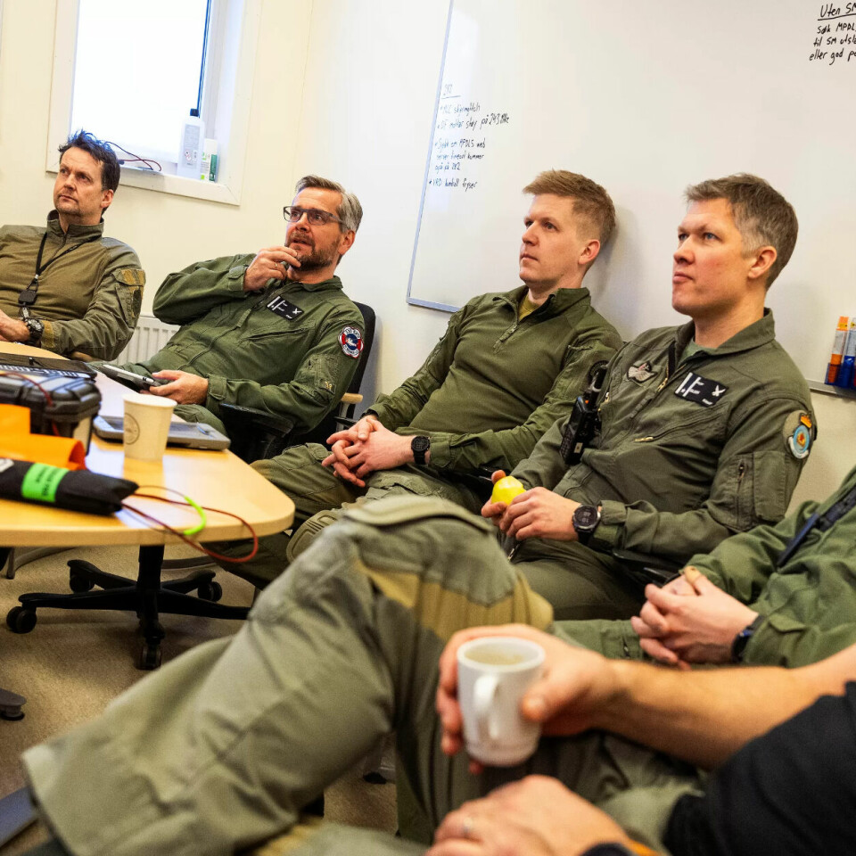 ALLE MANN ALLE: 330-skvadronen i Helikopterredningstjenesten har jobbet systematisk med å lære å si ifra, tørre å ta kritikk og fokusere på å bli bedre hver dag. ALLE MANN ALLE: 330-skvadronen i Helikopterredningstjenesten har jobbet systematisk med å lære å si ifra, tørre å ta kritikk og fokusere på å bli bedre hver dag.
