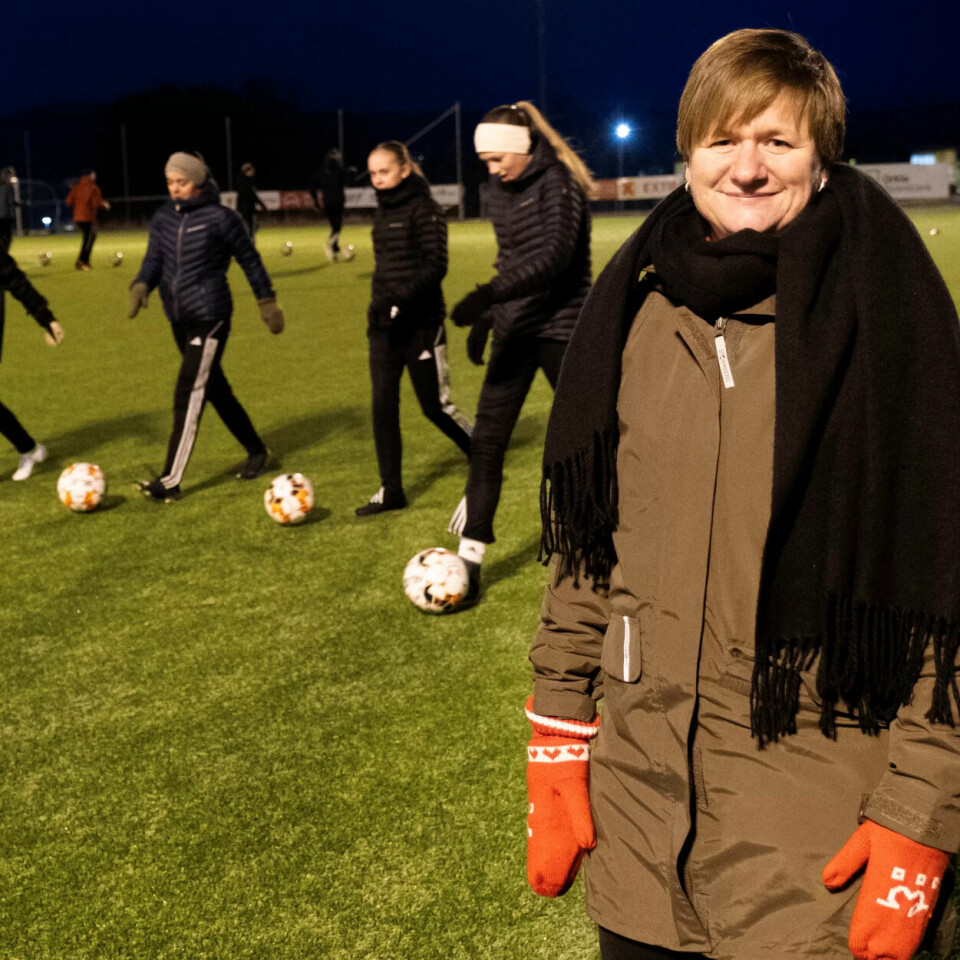 LIKESTILLING PÅ FOTBALLBANEN: Helene Harsvik Skeibrok sier at fotballprosjektet til Fagforbundet lå nede under koronaen, men nå er det oppe og går igjen. LIKESTILLING PÅ FOTBALLBANEN: Helene Harsvik Skeibrok sier at fotballprosjektet til Fagforbundet lå nede under koronaen, men nå er det oppe og går igjen.