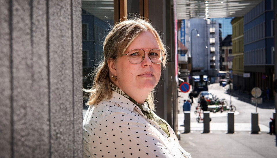SNUDDE LO: Julie Innstrand. SNUDDE LO: Julie Innstrand.