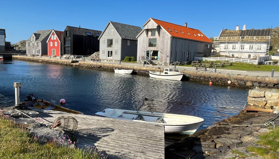 Gamle og nye naust ved Nordevågen Gamle og nye naust ved Nordevågen
