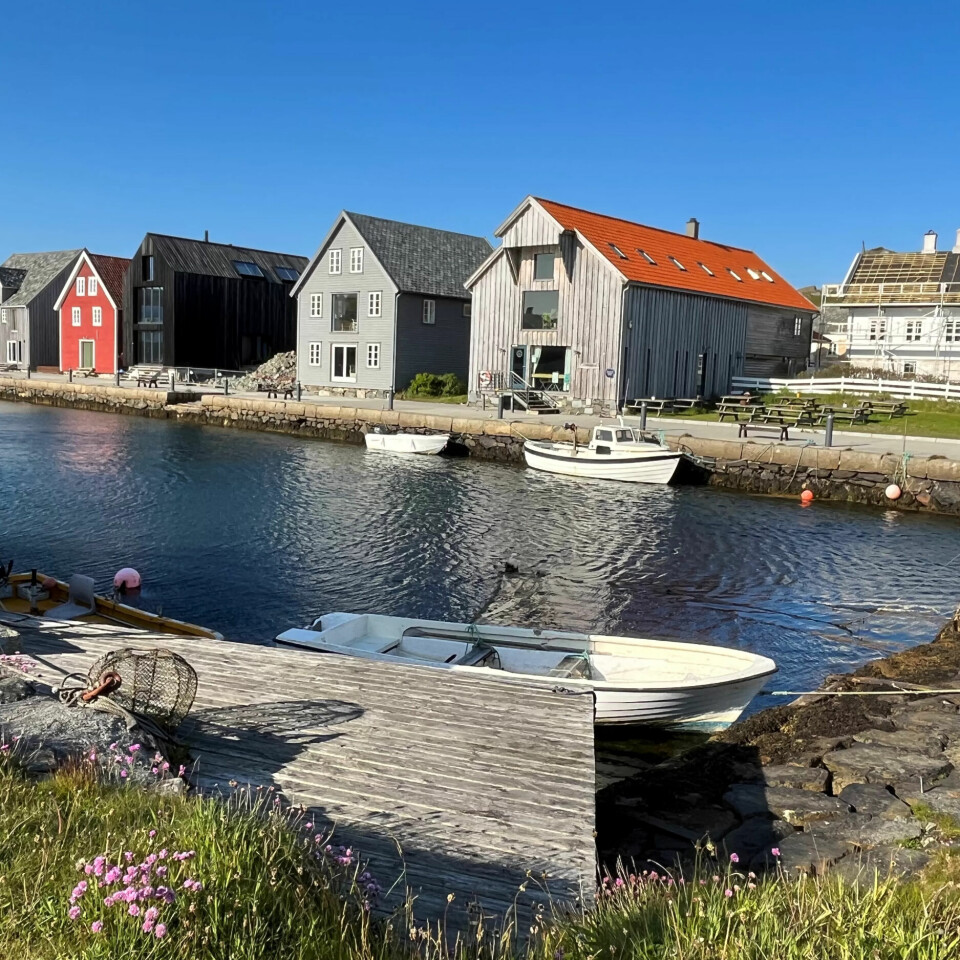 Gamle og nye naust ved Nordevågen Gamle og nye naust ved Nordevågen