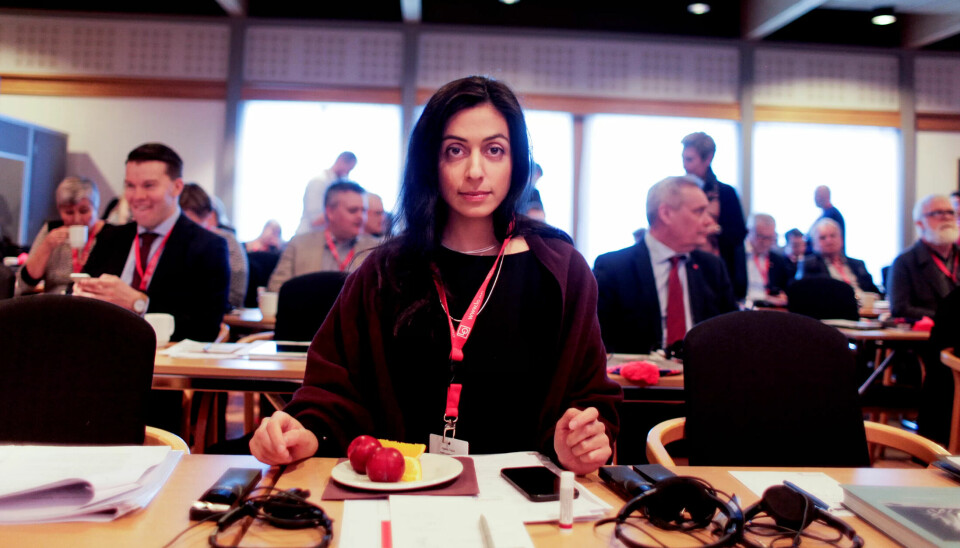 BREDDE: – Er alle med? spør Hadia Tajik. BREDDE: – Er alle med? spør Hadia Tajik.