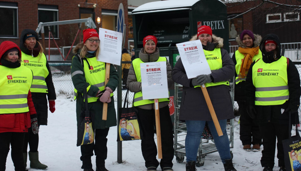 TRAPPET OPP: Streiken startet etter at forhandlingene brøt sammen natt til lørdag 9. januar. Fra torsdag 14. januar ble streiken trappet opp, og totalt er 80 LO-medlemmer fra Fagforbundet og FO i streik. TRAPPET OPP: Streiken startet etter at forhandlingene brøt sammen natt til lørdag 9. januar. Fra torsdag 14. januar ble streiken trappet opp, og totalt er 80 LO-medlemmer fra Fagforbundet og FO i streik.