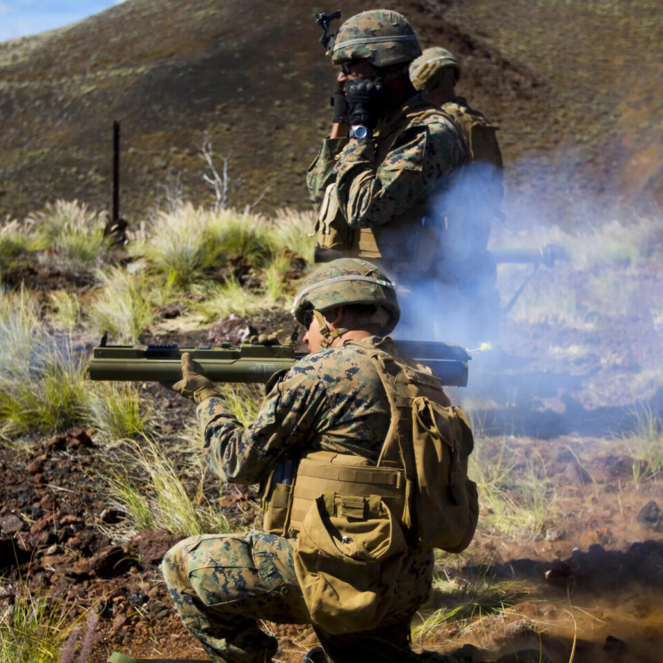 RAKETT: Bildet viser amerikanske marinesoldater som skyter en M72 rakettdrevet granat. Nammo lager disse rakettene, som USA har solgt videre til Israel. Israel har brukt disse i blant andre flere operasjoner i Gaza. RAKETT: Bildet viser amerikanske marinesoldater som skyter en M72 rakettdrevet granat. Nammo lager disse rakettene, som USA har solgt videre til Israel. Israel har brukt disse i blant andre flere operasjoner i Gaza.