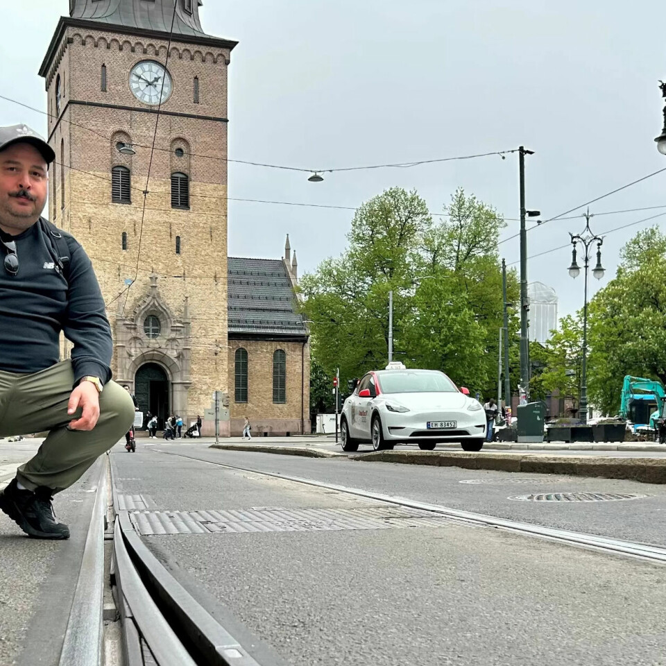 ETTERSPURT: Vi har lenge påpekt dårlig og gammel teknologi for sporvekslene, men når ikke opp, sier Thomas Stave, leder av Sporvognsklubben i OSA (Oslo sporveiers arbeidserforening). ETTERSPURT: Vi har lenge påpekt dårlig og gammel teknologi for sporvekslene, men når ikke opp, sier Thomas Stave, leder av Sporvognsklubben i OSA (Oslo sporveiers arbeidserforening).