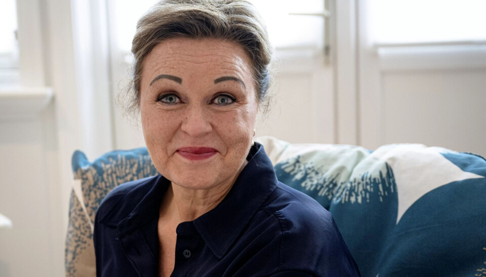 UFORMELL: – Jeg kan godt stå og holde en høytidelig tale først, og så være den som rydder opp på bakrommet etterpå. Inni meg føler jeg meg særs uformell, sier Nina Tangnæs Grønvold. UFORMELL: – Jeg kan godt stå og holde en høytidelig tale først, og så være den som rydder opp på bakrommet etterpå. Inni meg føler jeg meg særs uformell, sier Nina Tangnæs Grønvold.