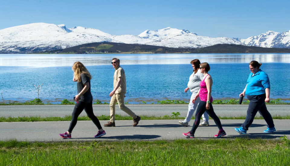 FYSISK AKTIVITET: Behandlere og pasienter setter opp farten. Fra venstre: Torgunn Voldnes, Stig Eriksen, Hege Westø, Marianne Madsen Viberg og Ida. FYSISK AKTIVITET: Behandlere og pasienter setter opp farten. Fra venstre: Torgunn Voldnes, Stig Eriksen, Hege Westø, Marianne Madsen Viberg og Ida.