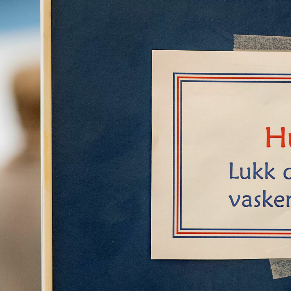 TIL DE ANSATTE: Dette er en påminnelse når de ansatte forlater vaskerommet. TIL DE ANSATTE: Dette er en påminnelse når de ansatte forlater vaskerommet.