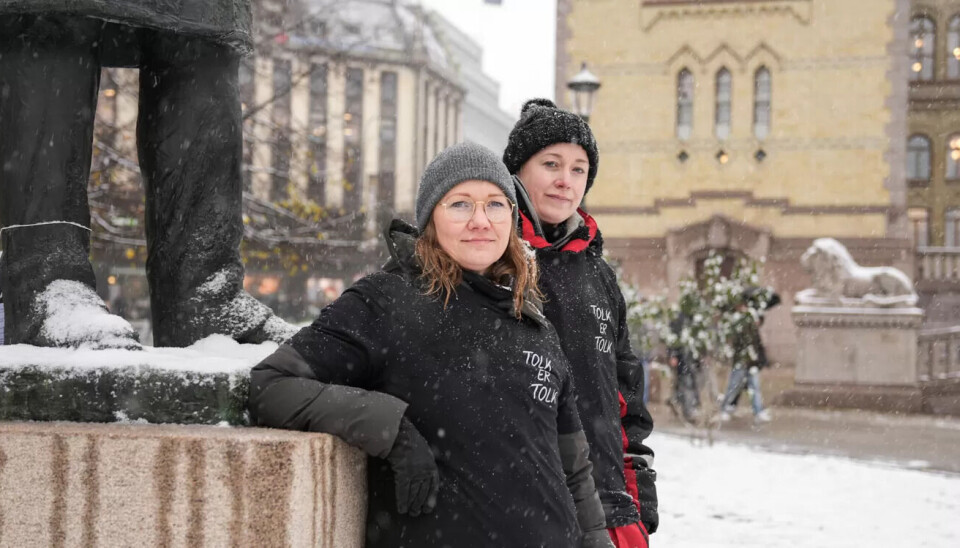 ILDSJELER: Tegnspråktolkene Silje Aakerøe (f.v.) og Kine Siksjø-Berg er initiativtakerne til frilanstolkenes akjson for høyere lønn ILDSJELER: Tegnspråktolkene Silje Aakerøe (f.v.) og Kine Siksjø-Berg er initiativtakerne til frilanstolkenes akjson for høyere lønn