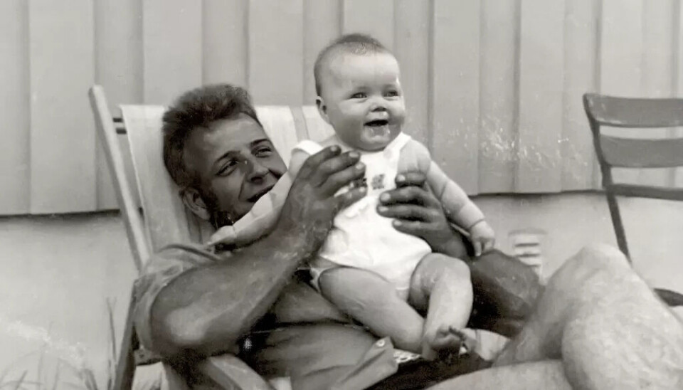 FIN SVEIS: Med pappa Odd Martin, sommeren 1970. FIN SVEIS: Med pappa Odd Martin, sommeren 1970.