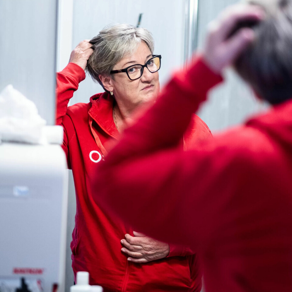 En arbeidsperiode går mot slutten for vernepleier Synnøve Aarkvisla Silden. Hun stikker innom hybelen for å pakke sakene sine før hun skal jobbe de siste timene i bofellesskapet Utsikten. Det er bare noen minutter å gå fra hybelhuset. En arbeidsperiode går mot slutten for vernepleier Synnøve Aarkvisla Silden. Hun stikker innom hybelen for å pakke sakene sine før hun skal jobbe de siste timene i bofellesskapet Utsikten. Det er bare noen minutter å gå fra hybelhuset.