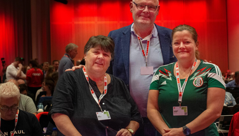 TYNGDE: – Å ha LO i ryggen gir oss vind i seilene, og betyr selvsagt mye, sier Gerd Øiahals, Jarle Eide og Cathrine Ertsås i Fagforbundet Post og Finans. TYNGDE: – Å ha LO i ryggen gir oss vind i seilene, og betyr selvsagt mye, sier Gerd Øiahals, Jarle Eide og Cathrine Ertsås i Fagforbundet Post og Finans.