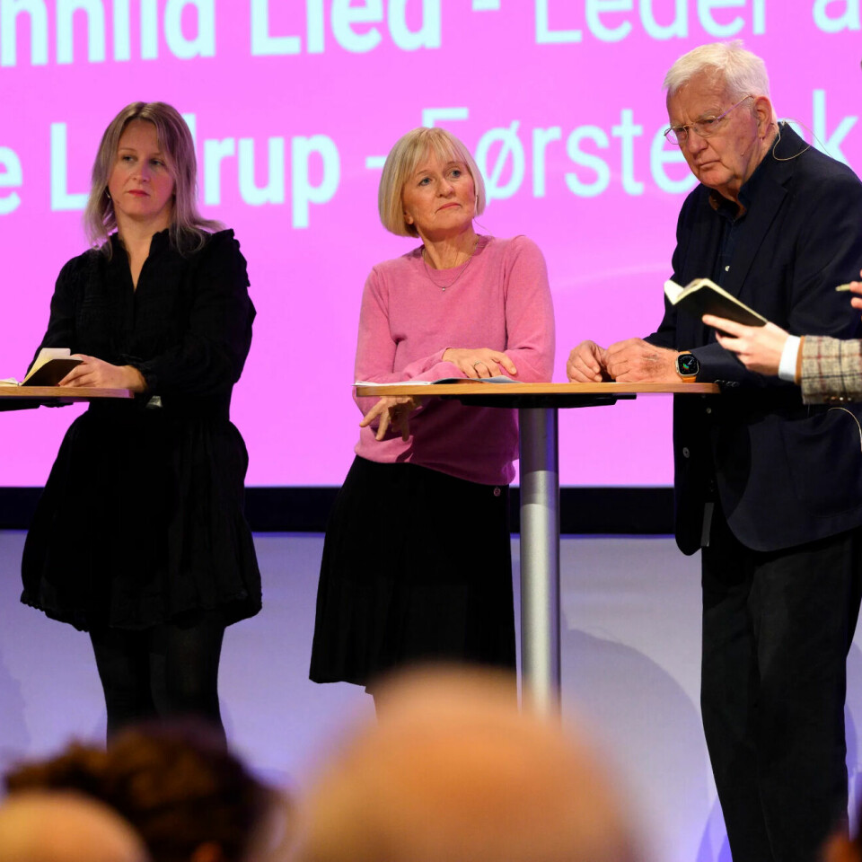 Marianne Solberg (FO, fra venstre), Julie Lødrup (LO), Ragnhild Lied (Unio), Trygve Hegnar (redaktør) og ordstyrer Torbjørn Røe Isaksen på likelønnsdebatt på Folkets Hus i Oslo torsdag. Marianne Solberg (FO, fra venstre), Julie Lødrup (LO), Ragnhild Lied (Unio), Trygve Hegnar (redaktør) og ordstyrer Torbjørn Røe Isaksen på likelønnsdebatt på Folkets Hus i Oslo torsdag.