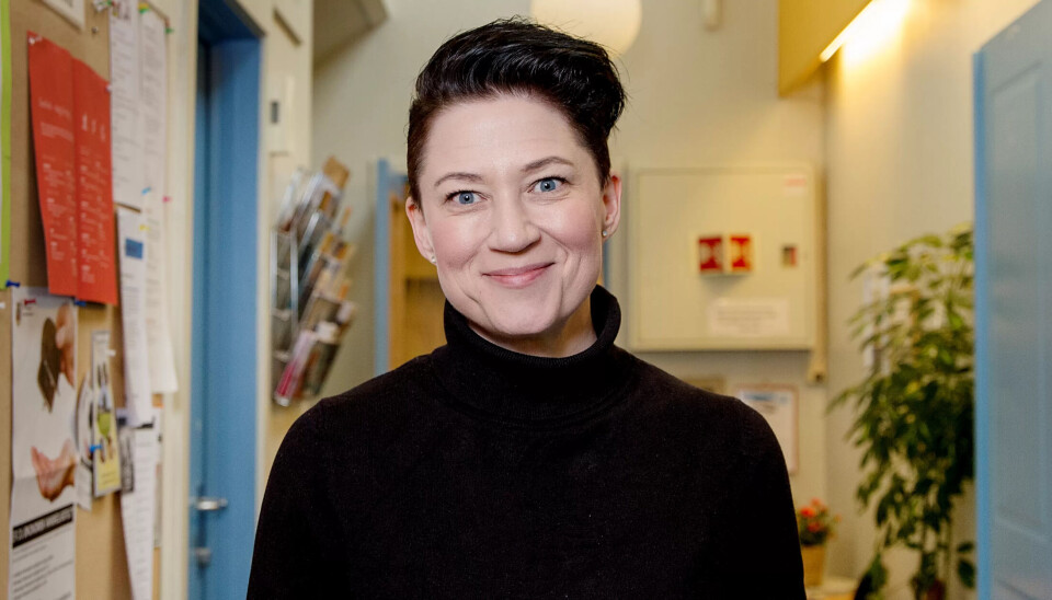 SMÅ GREP: – Jeg tror det er mulig å gjøre de fleste dagsentra mer demensvennlige med små, viktige endringer, sier Jennie Rönnqvist. SMÅ GREP: – Jeg tror det er mulig å gjøre de fleste dagsentra mer demensvennlige med små, viktige endringer, sier Jennie Rönnqvist.