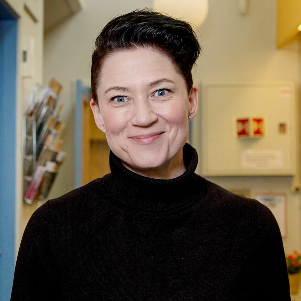 SMÅ GREP: – Jeg tror det er mulig å gjøre de fleste dagsentra mer demensvennlige med små, viktige endringer, sier Jennie Rönnqvist. SMÅ GREP: – Jeg tror det er mulig å gjøre de fleste dagsentra mer demensvennlige med små, viktige endringer, sier Jennie Rönnqvist.