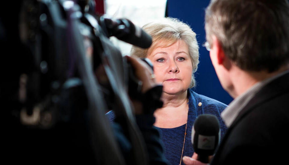 Høyre og leder Erna Solberg faller for tredje måned på rad, til en oppslutning på 19,1 prosent, og er ikke målt lavere på Opinion siden september 2009. Høyre og leder Erna Solberg faller for tredje måned på rad, til en oppslutning på 19,1 prosent, og er ikke målt lavere på Opinion siden september 2009.