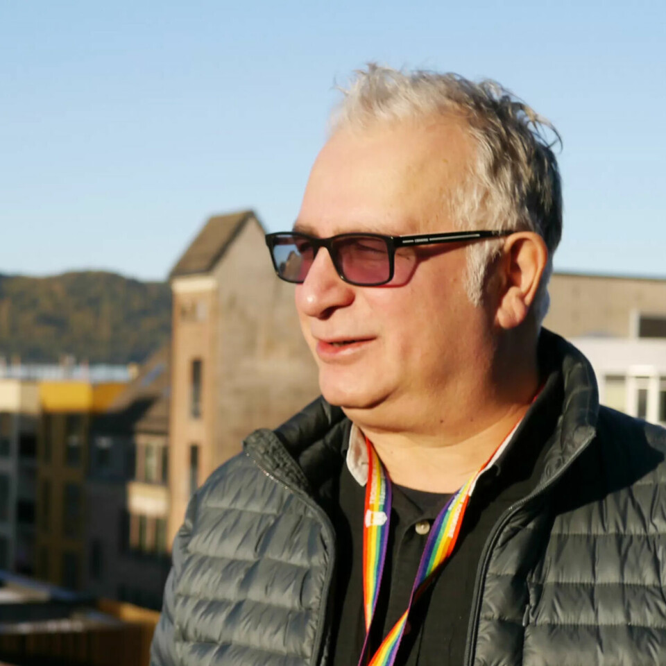 MOTIVERT: – Lærere, helsefagarbeidere, barnevernsansatte og programrådgivere … Å se innsatsen til de som jobber i førstelinjen, motiverer meg virkelig i min jobb, sier Monajemi, som jobber som rådgiver i kommunedirektørens fagstab. MOTIVERT: – Lærere, helsefagarbeidere, barnevernsansatte og programrådgivere … Å se innsatsen til de som jobber i førstelinjen, motiverer meg virkelig i min jobb, sier Monajemi, som jobber som rådgiver i kommunedirektørens fagstab.