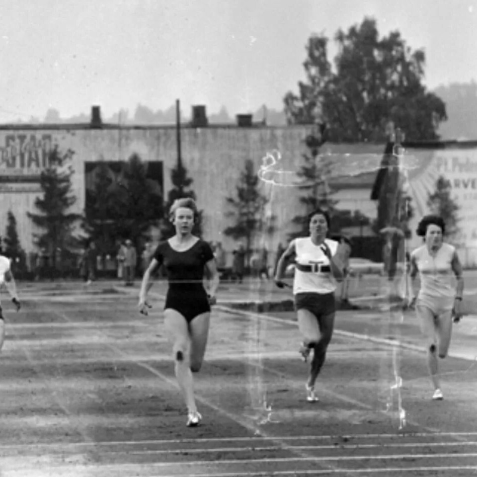FRIIDRETTSUTØVER: Gerd von der Lippe, uvisst når fotografiet er tatt. Hun løp i mange år før hun tok «kampen mot Holmenkollstafetten» og har gull i 100-meter og 200-meter fra 1961, samt 400-meter i 1962. Hun har også flere andre medaljeplasseringer mellom 1960 og 1970. FRIIDRETTSUTØVER: Gerd von der Lippe, uvisst når fotografiet er tatt. Hun løp i mange år før hun tok «kampen mot Holmenkollstafetten» og har gull i 100-meter og 200-meter fra 1961, samt 400-meter i 1962. Hun har også flere andre medaljeplasseringer mellom 1960 og 1970.