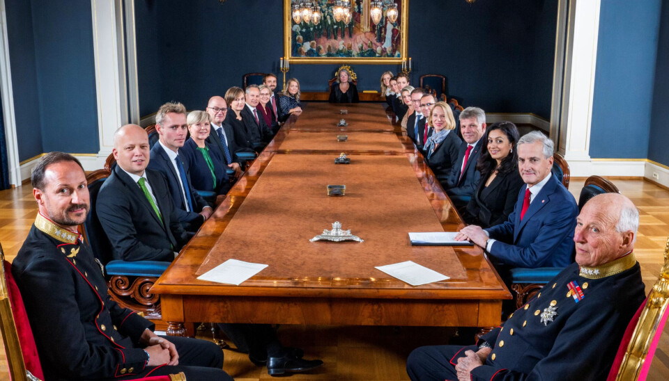 GJENNOMTREKK: Ap-leder og statsminister Jonas Gahr Støre sitter fortsatt og ønsker å fortsette, men de fleste andre Ap-medlemmene på bildet er ute av norsk toppolitikk etter valget i 2025 - noen av egen vilje, andre fordi de ble vraket av sine egne. GJENNOMTREKK: Ap-leder og statsminister Jonas Gahr Støre sitter fortsatt og ønsker å fortsette, men de fleste andre Ap-medlemmene på bildet er ute av norsk toppolitikk etter valget i 2025 - noen av egen vilje, andre fordi de ble vraket av sine egne.