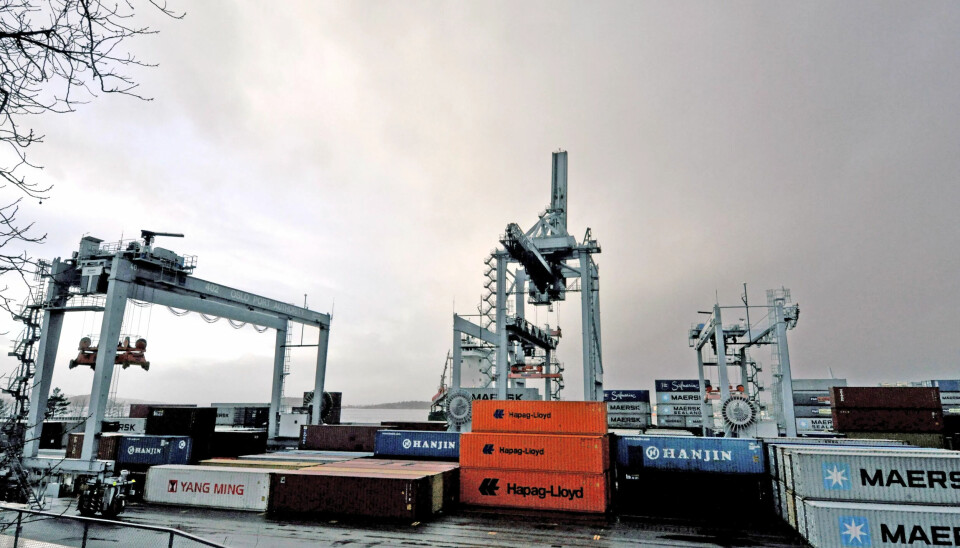 UT PÅ ANBUD: Oslo havn utarbeider nå anbudspapirer for krandrifta. Det settes ut denen måneden. På noe sikt kan hele havna bli overlatt til private. UT PÅ ANBUD: Oslo havn utarbeider nå anbudspapirer for krandrifta. Det settes ut denen måneden. På noe sikt kan hele havna bli overlatt til private.