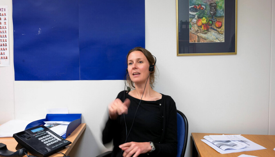 FORSTÅR IKKE: Foruten gode forsikringsordninger forstår ikke tegnspråktolk Ottesen helt hvorfor hun er medlem av Fagforbundet. FORSTÅR IKKE: Foruten gode forsikringsordninger forstår ikke tegnspråktolk Ottesen helt hvorfor hun er medlem av Fagforbundet.