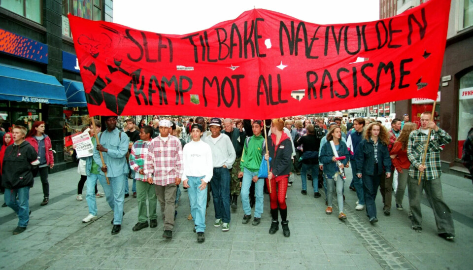 STØTTE FOR BLITZ: Fra Torggata i Oslo august 1994. Helt til høyre Elling Borgersrud fra Gatas Parlament. STØTTE FOR BLITZ: Fra Torggata i Oslo august 1994. Helt til høyre Elling Borgersrud fra Gatas Parlament.