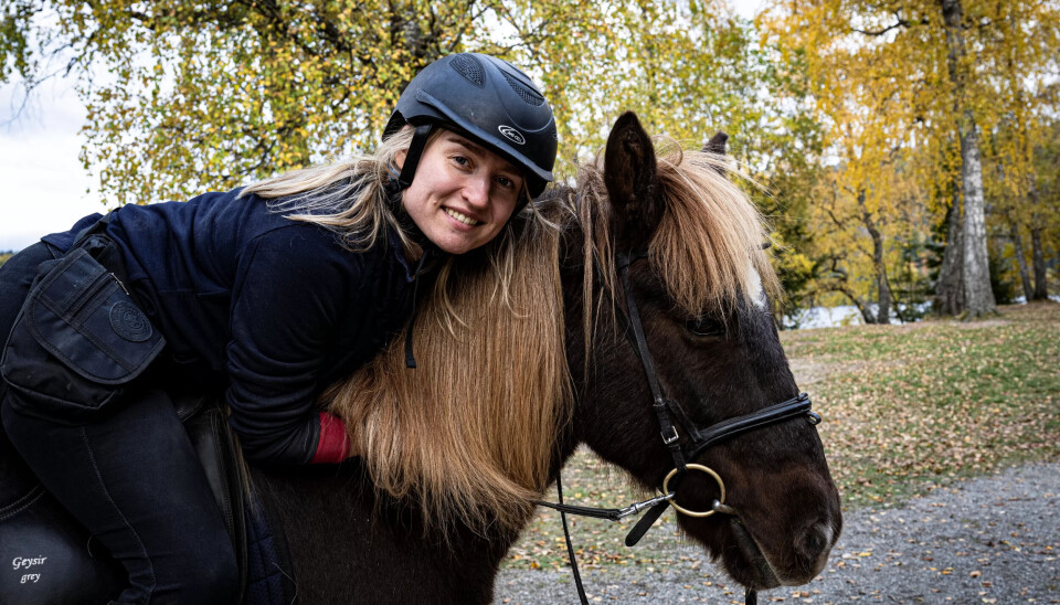 REKREASJON: Aleksandra finner ro i kropp og sjel når hun tar en ridetur med islandshesten Stjarni. REKREASJON: Aleksandra finner ro i kropp og sjel når hun tar en ridetur med islandshesten Stjarni.