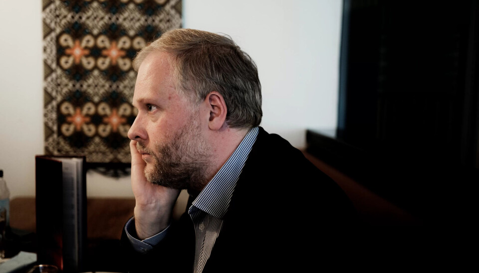 IDEOLOGEN: – Hvis det gjøres riktig, kan man faktisk øke produktiviteten gjennom å senke arbeidstiden, sier Gudmundur Haraldsson. Han understreker at det selvfølgelig gjelder opp til et visst punkt, og at man ikke er maksimalt effektiv når man ikke jobber i det hele tatt ... Så det gjelder å finne den rette balansen. IDEOLOGEN: – Hvis det gjøres riktig, kan man faktisk øke produktiviteten gjennom å senke arbeidstiden, sier Gudmundur Haraldsson. Han understreker at det selvfølgelig gjelder opp til et visst punkt, og at man ikke er maksimalt effektiv når man ikke jobber i det hele tatt ... Så det gjelder å finne den rette balansen.