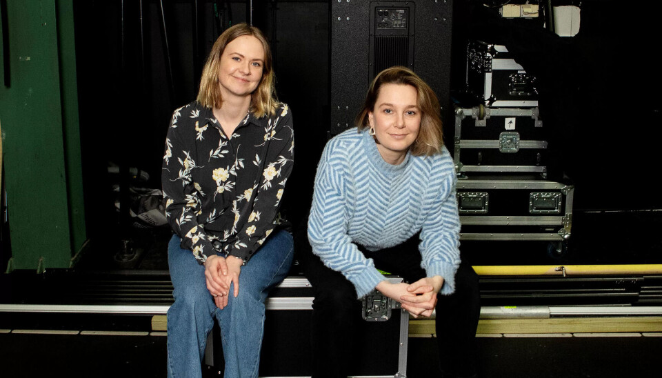 KVINNER: I Teater Hysteria er de to skuespillerne opptatt av dramatikk fra et kvinnelig perspektiv. Det er flest kvinner i helsefagarbeideryrket. KVINNER: I Teater Hysteria er de to skuespillerne opptatt av dramatikk fra et kvinnelig perspektiv. Det er flest kvinner i helsefagarbeideryrket.