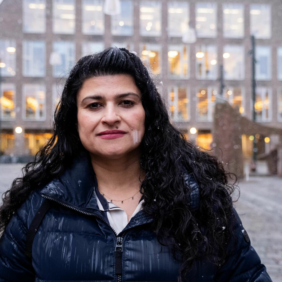 EN STEMME: Mange innvandrere i Norge mangler skolegang og sliter med å skrive og lese, som miljøarbeider Mariam Rasouli. EN STEMME: Mange innvandrere i Norge mangler skolegang og sliter med å skrive og lese, som miljøarbeider Mariam Rasouli.