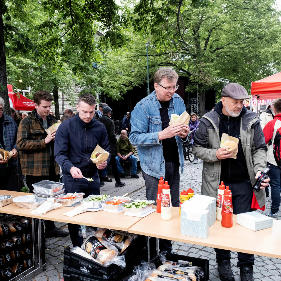 MAT MÅ FOLK HA: Hamburgere og brus sto på bursdagsmenyen i Trondheim MAT MÅ FOLK HA: Hamburgere og brus sto på bursdagsmenyen i Trondheim