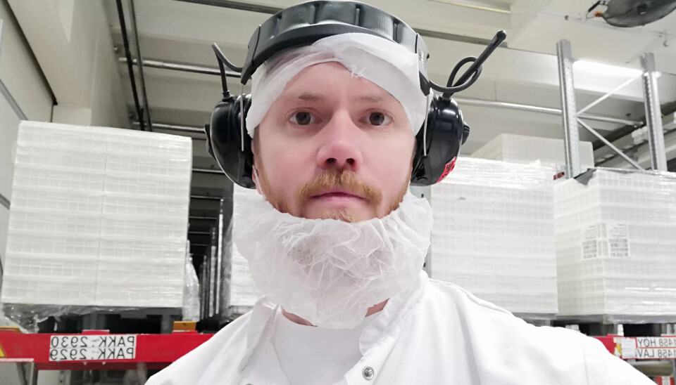 Lars Inge Trang er skuffet over at ledelsen nå øker arbeidstiden med 1,5 time. Det vil få store konsekvenser for kveldsskiftet hans. Lars Inge Trang er skuffet over at ledelsen nå øker arbeidstiden med 1,5 time. Det vil få store konsekvenser for kveldsskiftet hans.