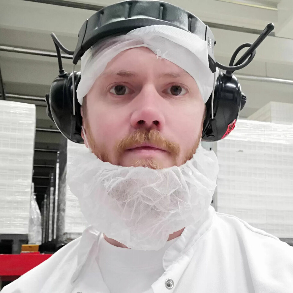 Lars Inge Trang er skuffet over at ledelsen nå øker arbeidstiden med 1,5 time. Det vil få store konsekvenser for kveldsskiftet hans. Lars Inge Trang er skuffet over at ledelsen nå øker arbeidstiden med 1,5 time. Det vil få store konsekvenser for kveldsskiftet hans.