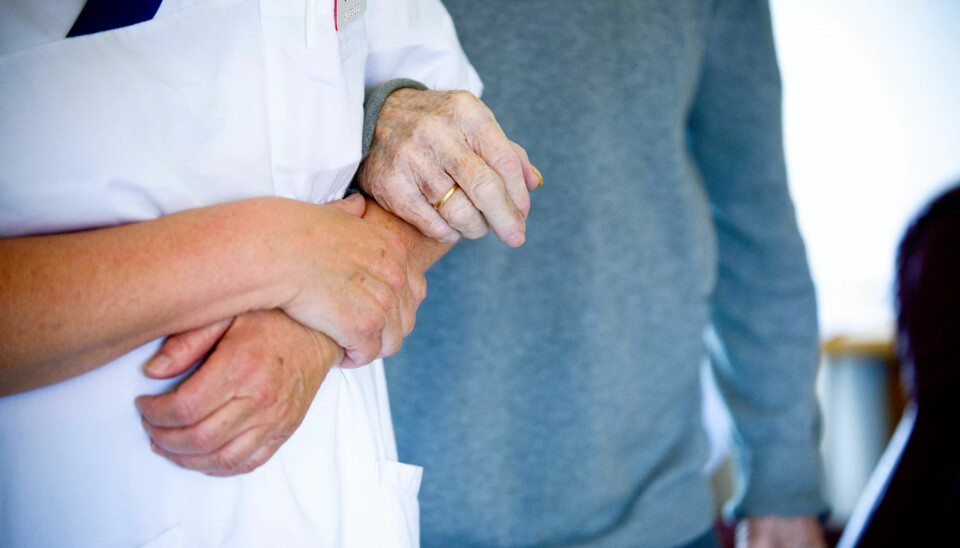 FÅ JOBBMULIGHETER: Elever på videregående skole mister lysten til å bli helsefagarbeidere. Årsaken er at underveis oppdager de at det er få jobber og lite muligheter til å stige i gradene. FÅ JOBBMULIGHETER: Elever på videregående skole mister lysten til å bli helsefagarbeidere. Årsaken er at underveis oppdager de at det er få jobber og lite muligheter til å stige i gradene.
